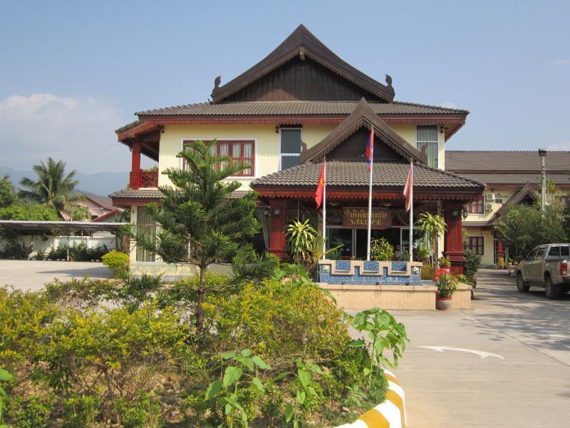 Khampaseuth Hotel Vang Vieng Exteriör bild